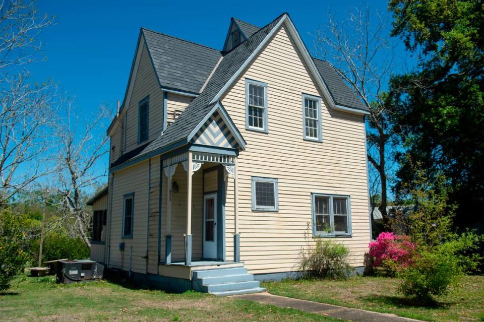 Lang’s Seven-Gabled Cottage in Ocean Springs on Thursday, March 28, 2024. Michelle Hodges bought the house in 2023 and plans to renovate it while preserving the home’s historic architecture.