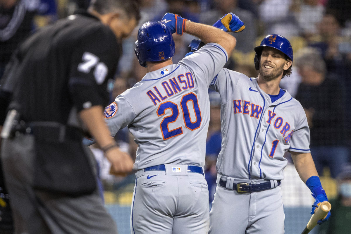 Pete Alonso homers twice, drives in 5 as Mets pound Yankees 9-3