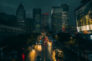 台北漫步系列2 | Nightwalk: Taipei #2 (Courtesy of Behance/Przemek Krawczykowski)