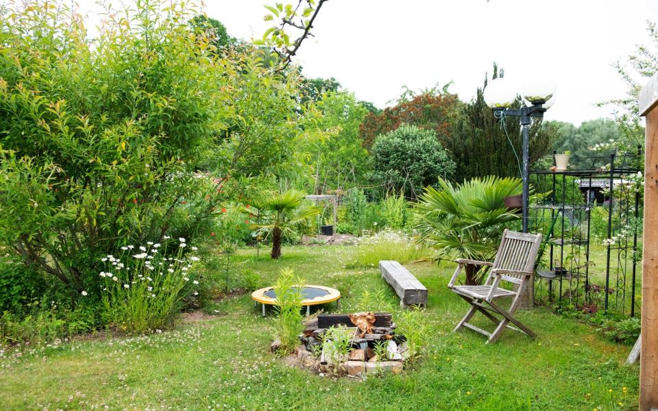 The garden of the summer house at Am Fullerkamp - Jeff Gilbert