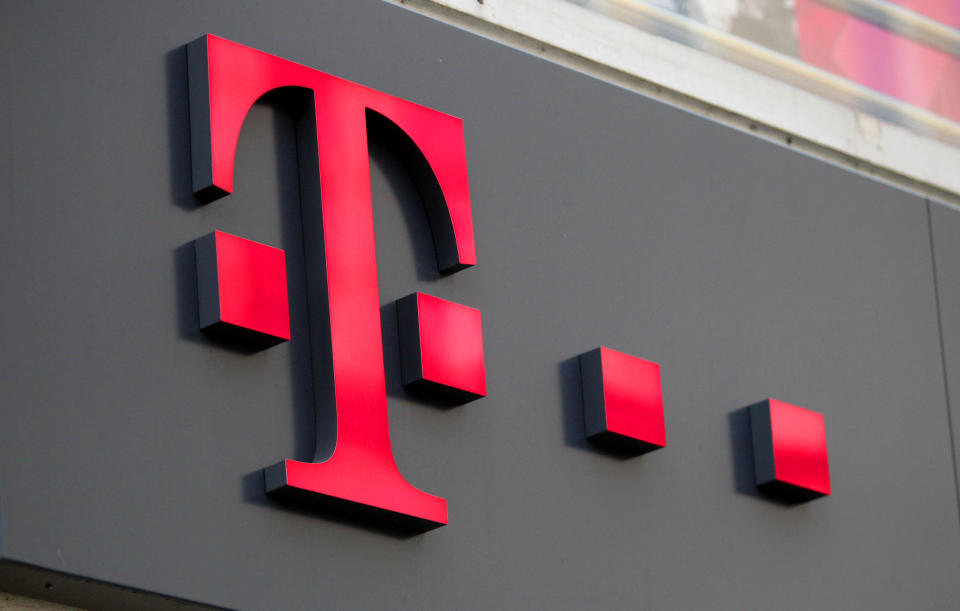 <p>Die deutsche Telekom gehört zu den Top-Firmen in Deutschland. Im Telekommunikationssektor kann dem pinken Riesen kaum jemand etwas vormachen. Dass viele Arbeitskräfte hier einen sicheren Job sehen, ist klar. (Foto: ddp) </p>