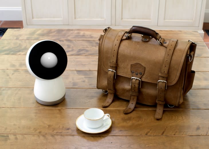 Jibo can sing, dance, greet you at the front door and remind you to call your mother (Yahoo News)