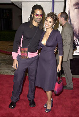 Eric Benet and Halle Berry at the Westwood premiere of 20th Century Fox's Cast Away