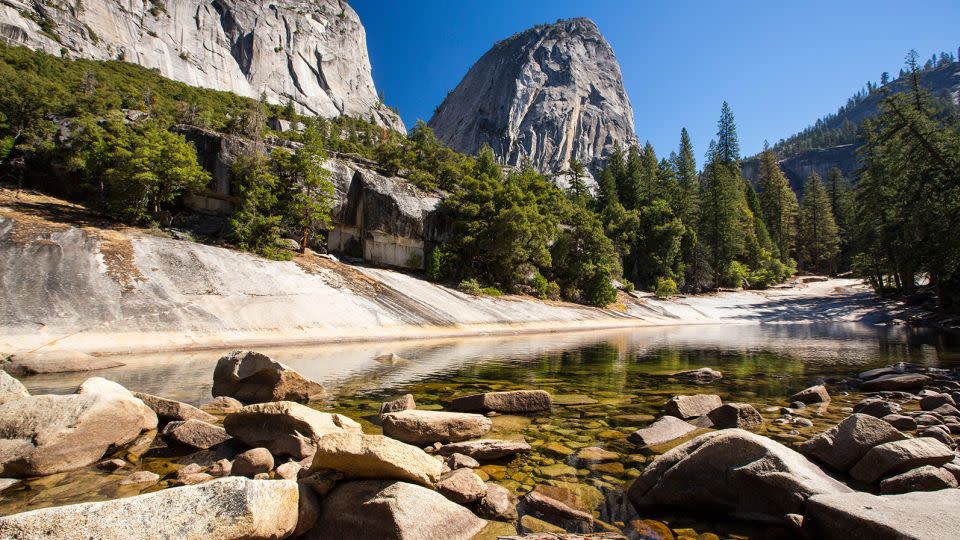 A pool above Nevada Fall in Little Yosemite Valley. - Ashley Cooper pics/Alamy Stock Photo