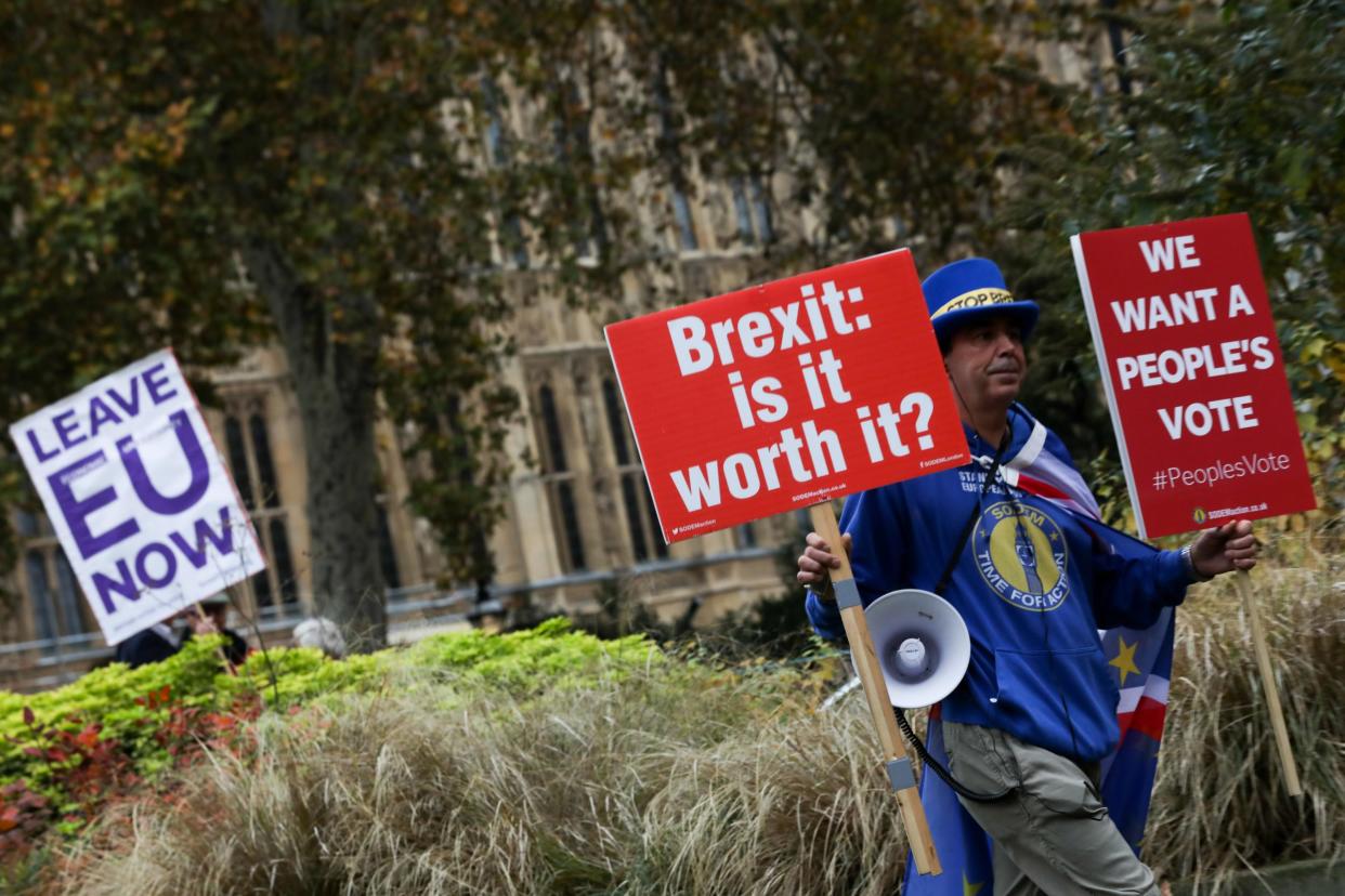 Worth it? Pro and anti-Brexit protestors in Westminster (Photo: Simon Dawson/Bloomberg via Getty Images): Bloomberg via Getty Images