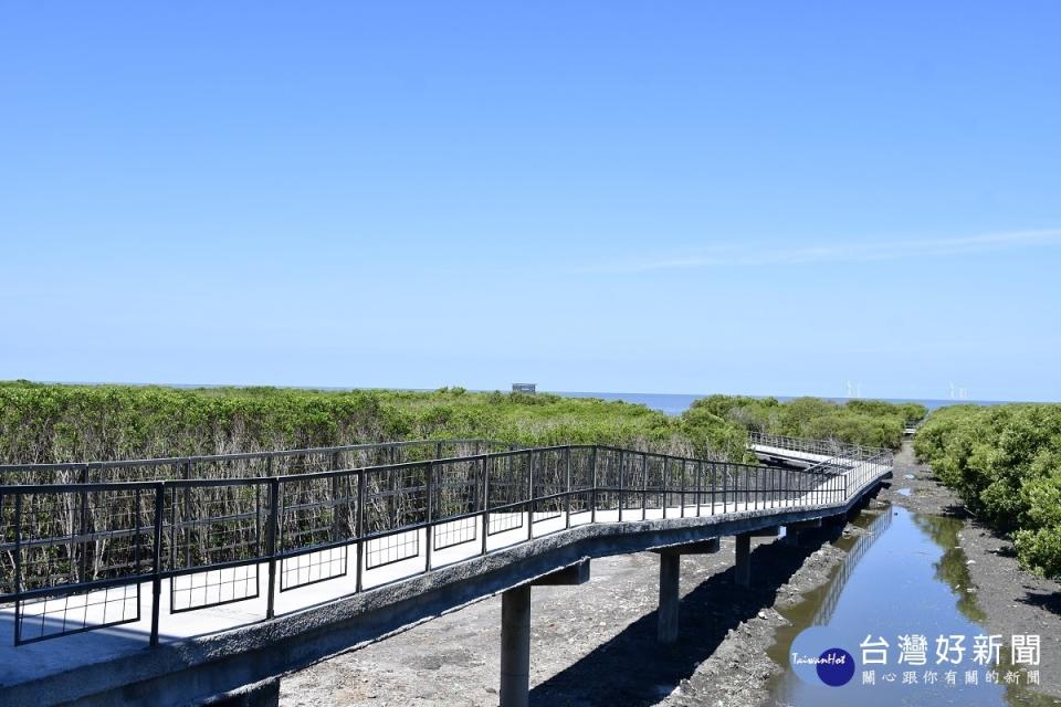 芳苑鄉「海空步道」正式開放啟用，步道風景。圖／記者鄧富珍攝