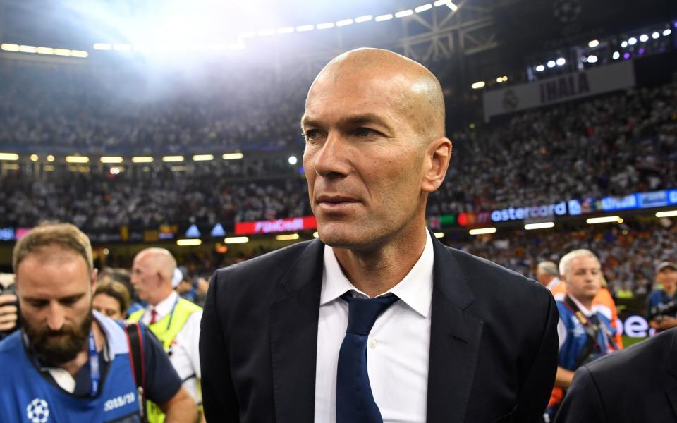 <p>Ob als Spieler oder als Trainer - Zinédine Zidane (Bild) hat sich im Fußballgeschäft längst unsterblich gemacht. Im Kino gelang das dem Franzosen bis dato noch nicht, auch wenn er in "Asterix und Obelix bei den Olympischen Spielen" (2008) neben anderen Sportstars wie Michael Schumacher und auch David Beckham einen Ausflug auf die Leinwand wagte. (Bild: David Ramos/Getty Images)</p> 