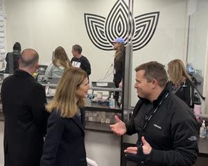 Verano Chief Operating Officer Darren Weiss welcomes Connecticut Lieutenant Governor Susan Bysiewicz during the commencement of adult use cannabis sales at Zen Leaf Meriden.