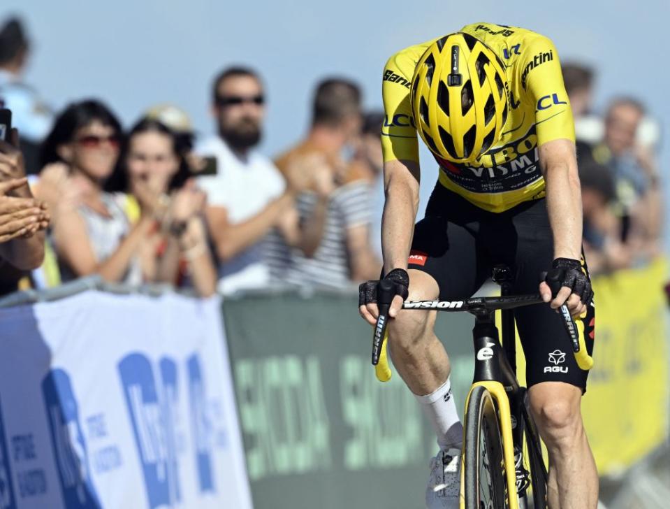 Jonas Vingegaard (Jumbo-Visma) crosses the finish line of stage 9