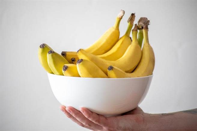 香蕉是運動之後食用最佳的食物，可同時補充醣類和蛋白質，也是輔助減肥最適合的水果！(達志影像/shutterstock)