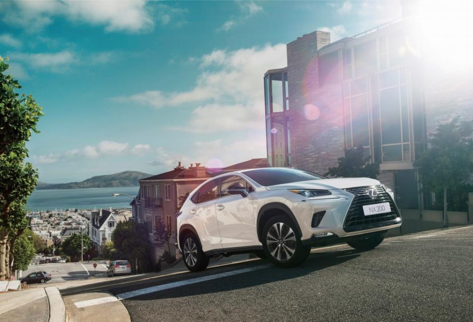 18-f-sport-2020-lexus-nx200