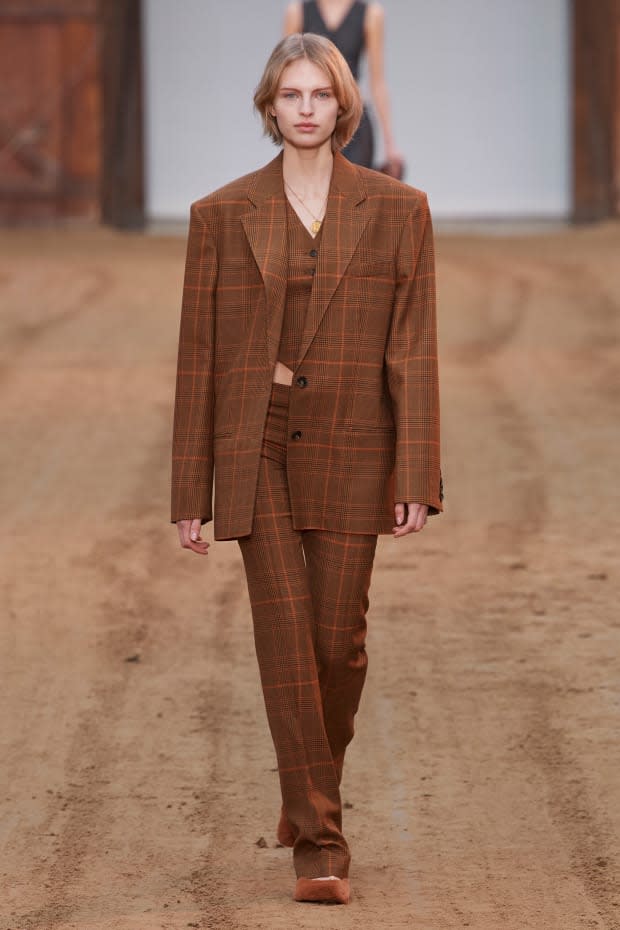 <p>Stella McCartney Fall 2023. Photo: Imaxtree</p>