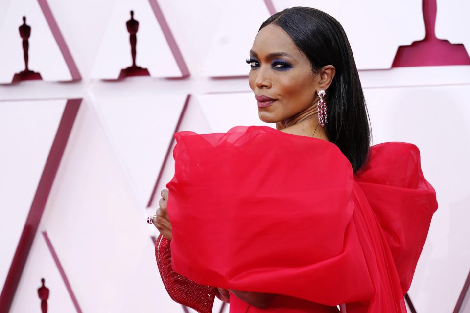 The Best Beauty Moments From The 2021 Oscars