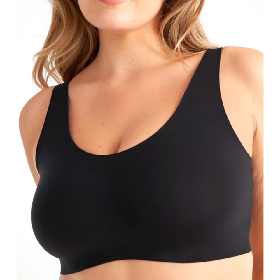 <p><a href="https://go.redirectingat.com?id=74968X1596630&url=https%3A%2F%2Fknix.com%2Fproducts%2Fluxelift-pullover-bra&sref=https%3A%2F%2Fwww.runnersworld.com%2Fgear%2Fg36717218%2Fbest-running-accessories%2F" rel="nofollow noopener" target="_blank" data-ylk="slk:Shop Now;elm:context_link;itc:0;sec:content-canvas" class="link ">Shop Now</a></p><p>LuxeLift Pullover Bra</p><p>knix.com</p><p>$52.00</p>