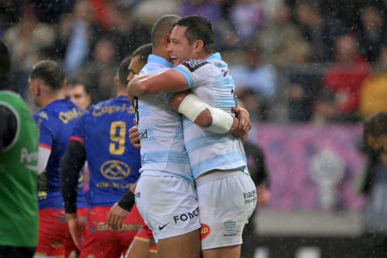 Henry Chavancy (R) celebrates his try in the win over Stade Francais (MIGUEL MEDINA)
