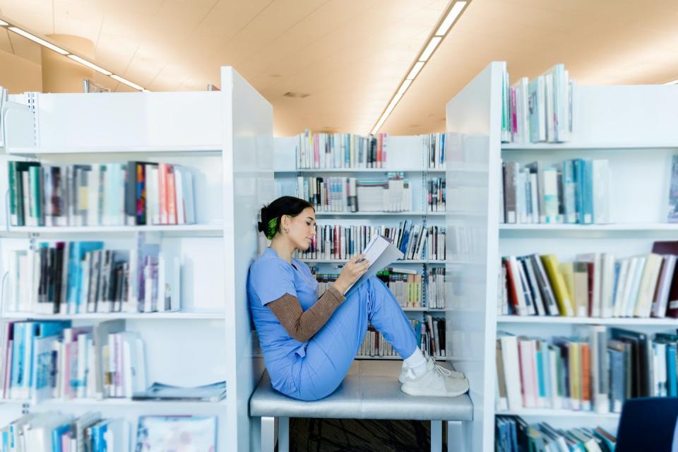 Medical trainees often aren’t given the space to engage with the humanities. <a href="https://www.gettyimages.com/detail/photo/female-intern-finds-quiet-spot-in-library-to-study-royalty-free-image/1434731417" rel="nofollow noopener" target="_blank" data-ylk="slk:SDI Productions/E+ via Getty Images;elm:context_link;itc:0;sec:content-canvas" class="link ">SDI Productions/E+ via Getty Images</a>