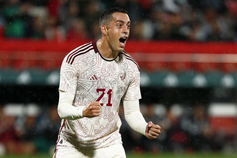 Rogelio Funes Mori, vestido con los colores de México, siempre goleador