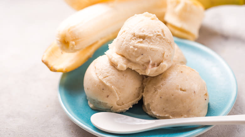 banana ice cream scoops