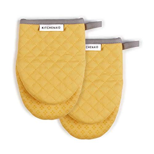 3) KitchenAid Asteroid Mini Oven Mitts