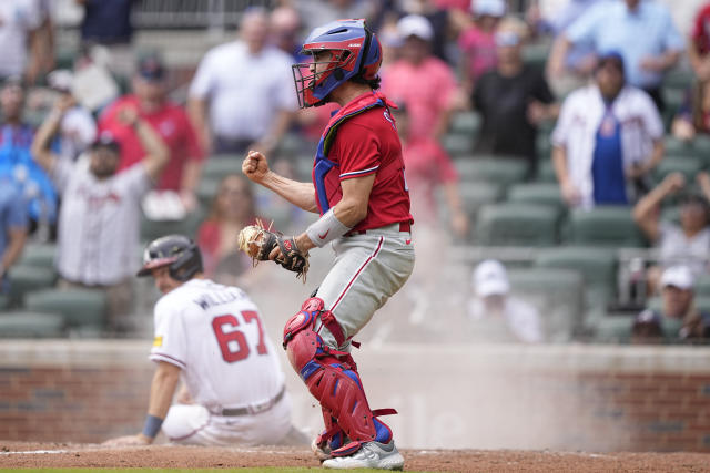 Castellanos comes up big at the plate and in the field, leading Phils to  win 