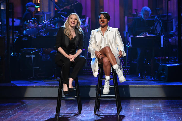 Kate McKinnon and host Ariana DeBose during the Monologue on Saturday, January 15, 2022. (Will Heath / NBC)