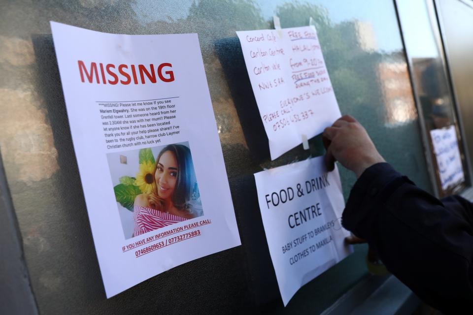 <p>Messages are displayed near a tower block which was destroyed in a fire disaster, in north Kensington, West London, Britain, June 15, 2017. (Photo: Neil Hall/Reuters) </p>