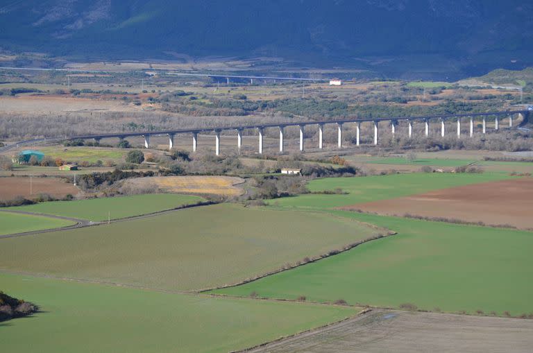 Vista general de el yacimiento de El Forau de la Tuta (Artieda, Zaragoza), desde el sureste