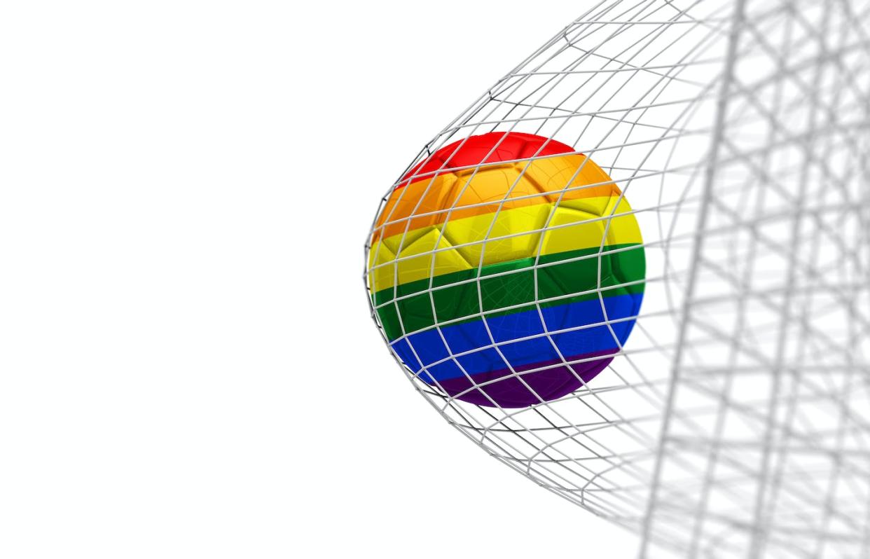 <a href="https://www.shutterstock.com/es/image-illustration/gay-pride-flag-soccer-ball-scores-774794461" rel="nofollow noopener" target="_blank" data-ylk="slk:Shutterstock / Ink Drop;elm:context_link;itc:0;sec:content-canvas" class="link ">Shutterstock / Ink Drop</a>