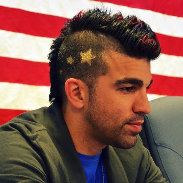 Bobak Ferdowsi oder Mohawk Guy wurde über Nacht zum Gesicht der Mars-Mission (Bild via www.twitter.com)