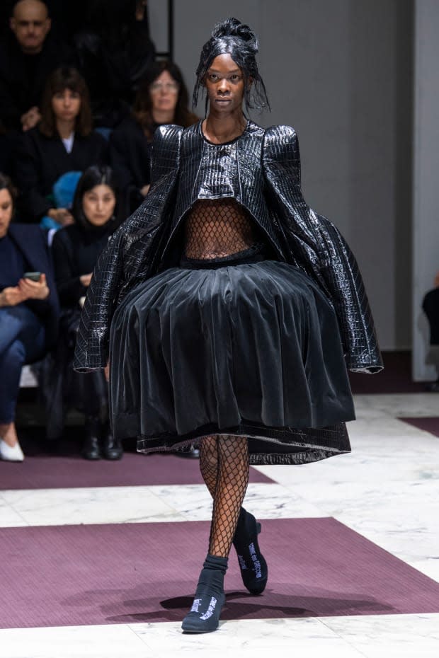 <p>A look from the Comme des Garçons Fall 2019 collection. Photo: Imaxtree</p>