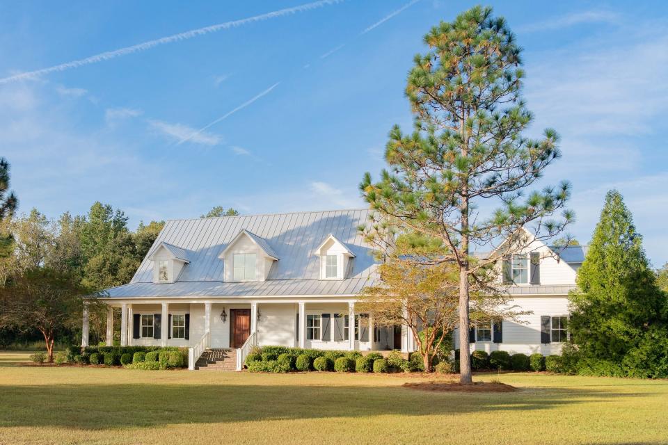 National real estate auctioneer company J.P. King has been retained to conduct an online auction of the storied Moselle Road home and immediate surrounding acres.