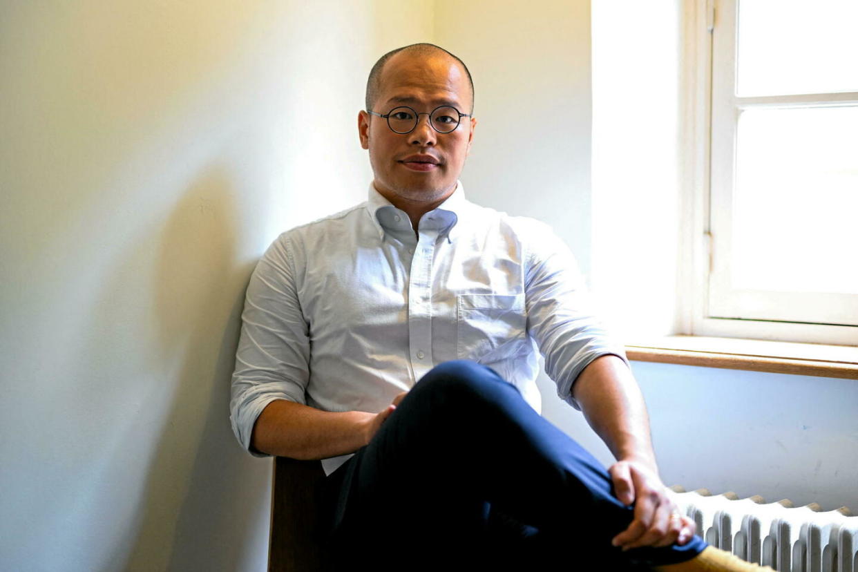 Sebastien Lai, le fils de Jimmy Lai, dans les bureaux de Reporters sans frontières, le 22 juin.  - Credit:ZOULERAH NORDDINE / AFP