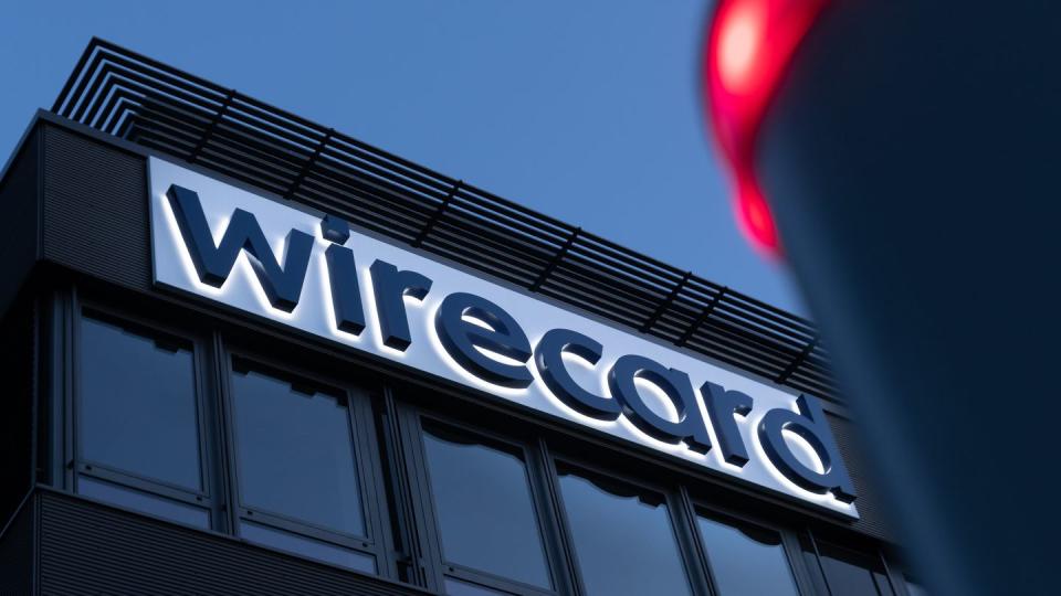 Der Schriftzug von Wirecard ist an der Firmenzentrale des Zahlungsdienstleisters in Aschbeim bei München zu sehen.