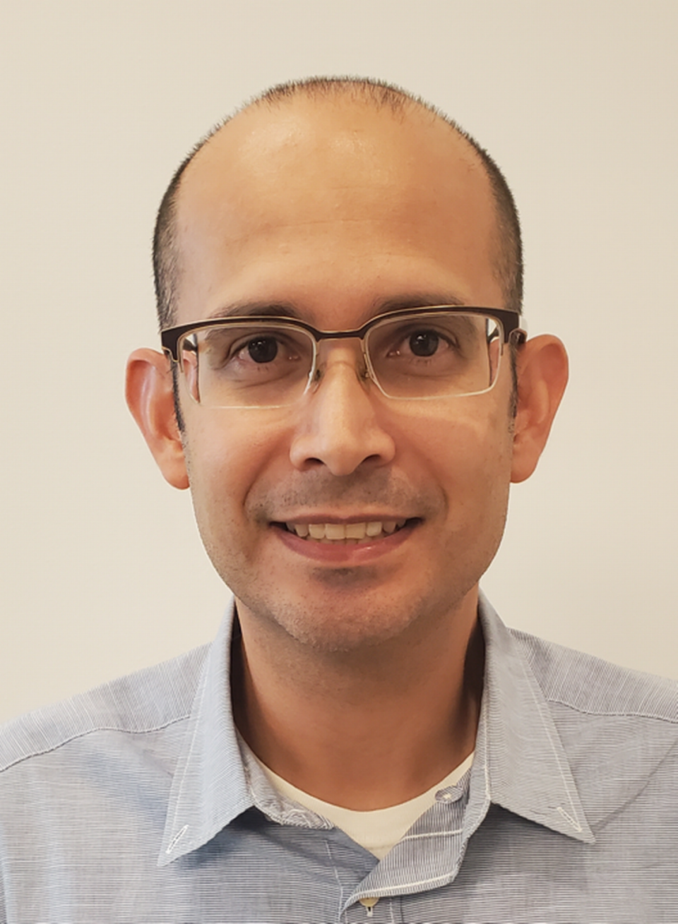 Edward Flores is an associate professor of sociology, and faculty director of the UC Merced Community and Labor Center. His areas of expertise include labor, race, immigration, and civic religion.