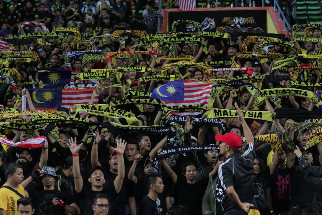 Malaysia fans at the SEA Games football match between Singapore and Malaysia on 16 Aug. PHOTO: Fadza Ishak for Yahoo News Singapore