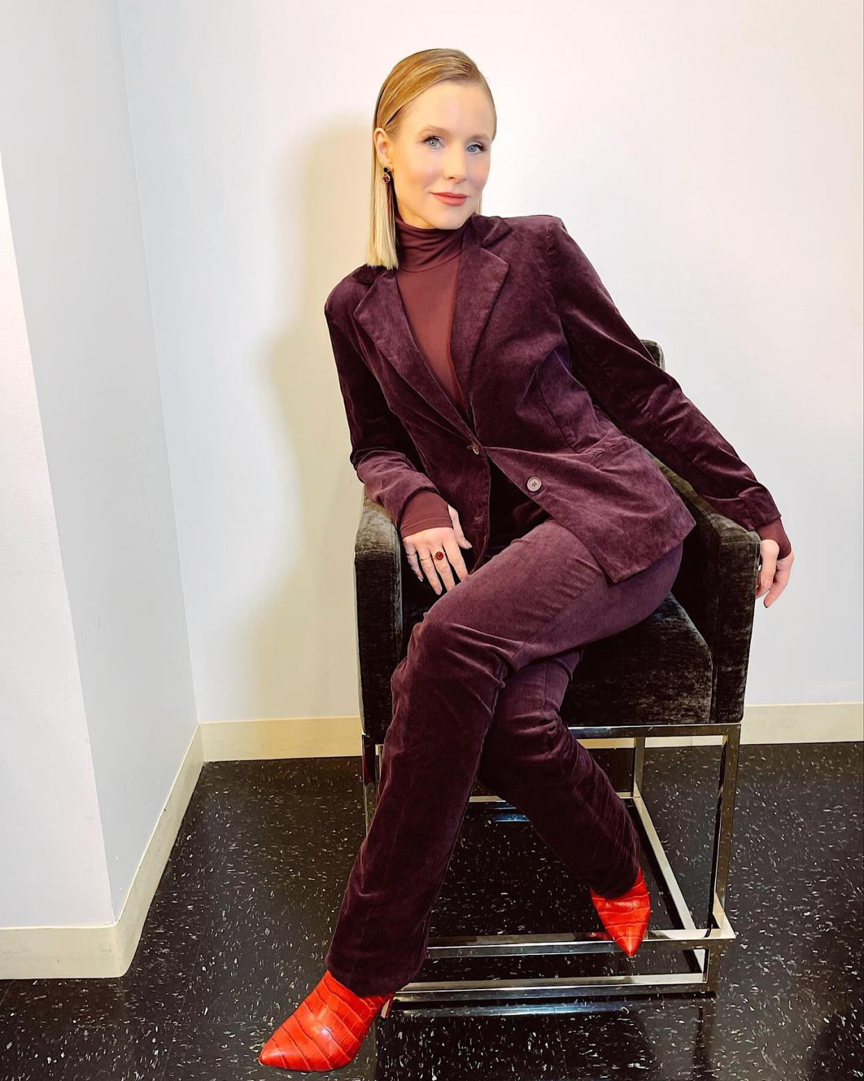 https://www.instagram.com/p/Ckv873cvEW3/?hl=en nicolechavezstyle Verified @kristenanniebell chic in @nydj for @kellyclarksonshow ✨ Head to stories to shop the look! #nicolechavezstyle #nydj #nydjstyle Edited · 1d