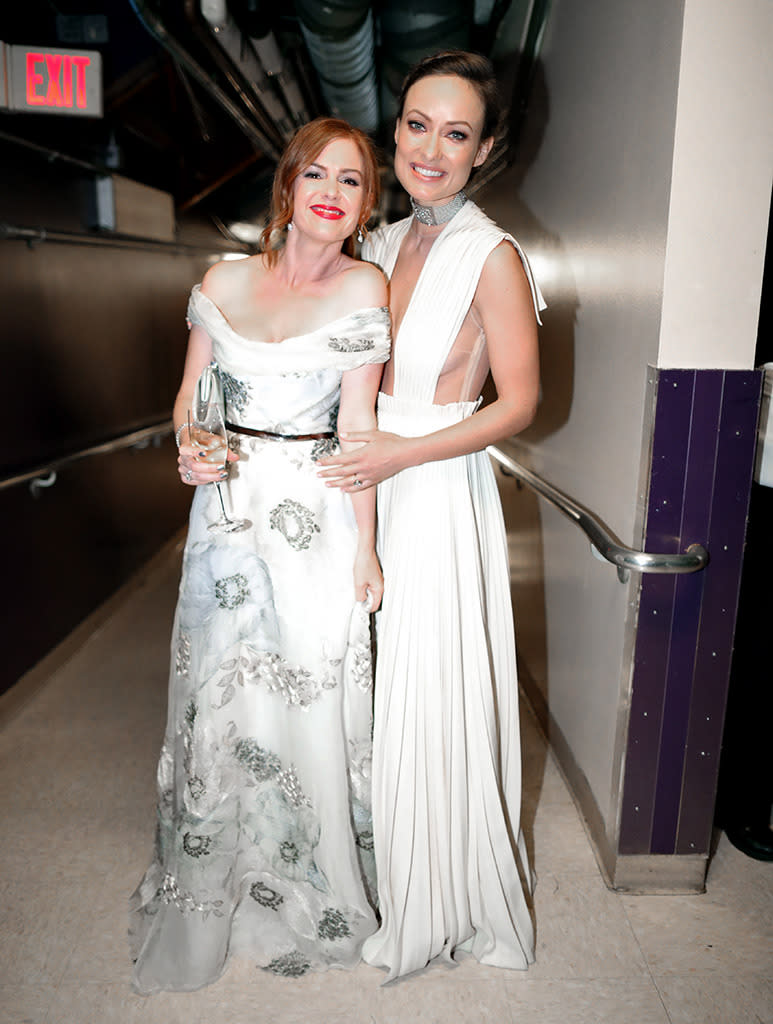 Isla Fisher and Olivia Wilde attend the 88th Annual Academy Awards at Dolby Theatre on February 28, 2016 in Hollywood, California.  