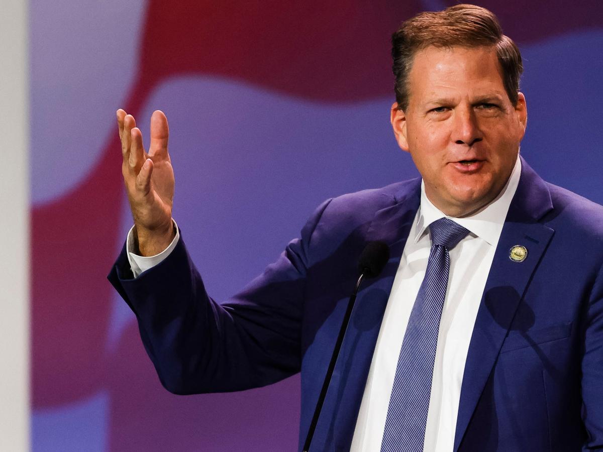 New Hampshire GOP Gov. Chris Sununu says any Republican in the presidential race who isn't 'hitting Donald Trump hard right now' is 'doing the entire party a disservice'