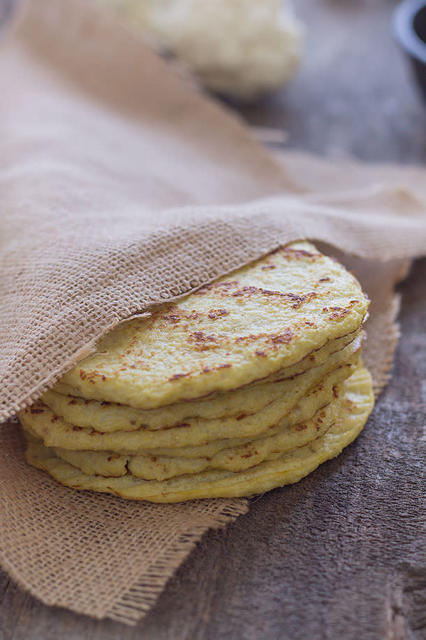 <strong>Get the <a href="http://slimpalate.com/cauliflower-tortillas-paleo-grain-free-gluten-free/" target="_blank">Cauliflower Tortillas Recipe</a> by Slim Palate</strong>