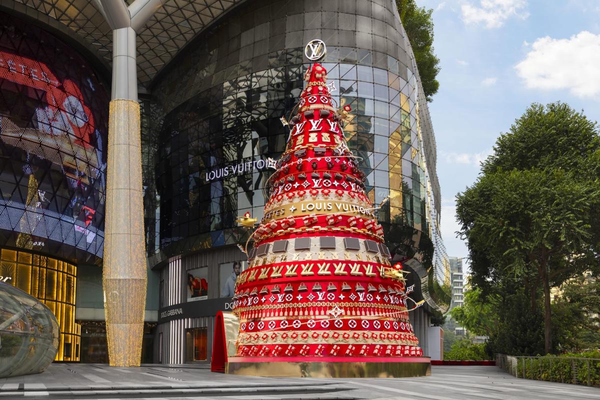 ASEAN Skyline - Louis Vuitton Christmas tree at the