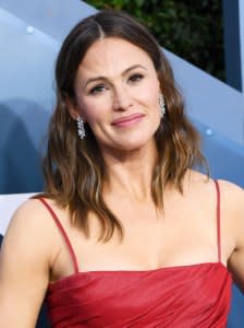 Jennifer Garner Jokes 'Sometimes the 8 Dollar Haircut Worked'