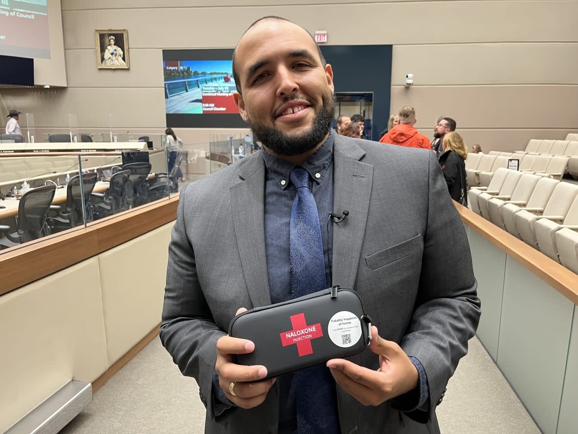 Ward 8 Coun. Courtney Walcott helped organize the naloxone training for his fellow councillors after taking part in a session with the Sunalta Community Association. (Paula Duhatschek/CBC - image credit)