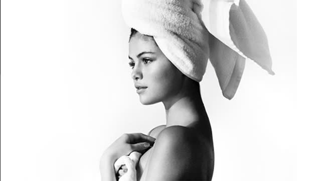 Selena Gomez is stunning -- even in terrycloth! She's the latest celeb to get snapped by photographer Mario Testino for his "towel series." He posted the photo to Instagram on Sunday. <strong>NEWS: Selena Gomez Says 'There's More to Love' in Sexy Swimsuit Photo</strong> Gomez joins fellow famous faces like Gigi Hadid, Blake Lively, and ex-boyfriend Justin Bieber in Testino's series. In each one, the subject is posed in a white towel. The former Disney star is showing off her beautiful beach body at every possible opportunity: On her own Instagram, in <em>V Magazine</em>, in her backyard, and in Mexico. She's been open about her struggles with mental illness and eating disorders, so it's awesome to see her flaunting her healthier, happier self. <strong> PICS: Hollywood's Hottest Bikini Bods!</strong> Watch Gomez rock a pink bikini in Mexico: