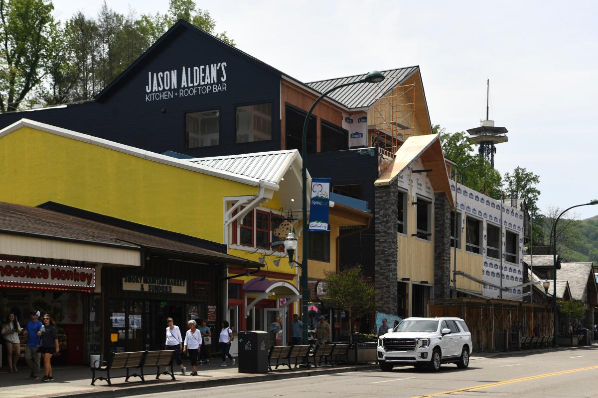 jason aldean's kitchen and rooftop bar phone number