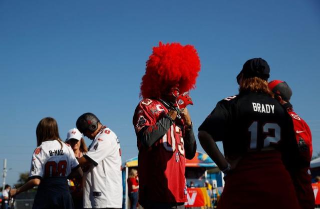 A Super Bowl like no other: Mask-clad fans stream into Buccaneers' home  stadium