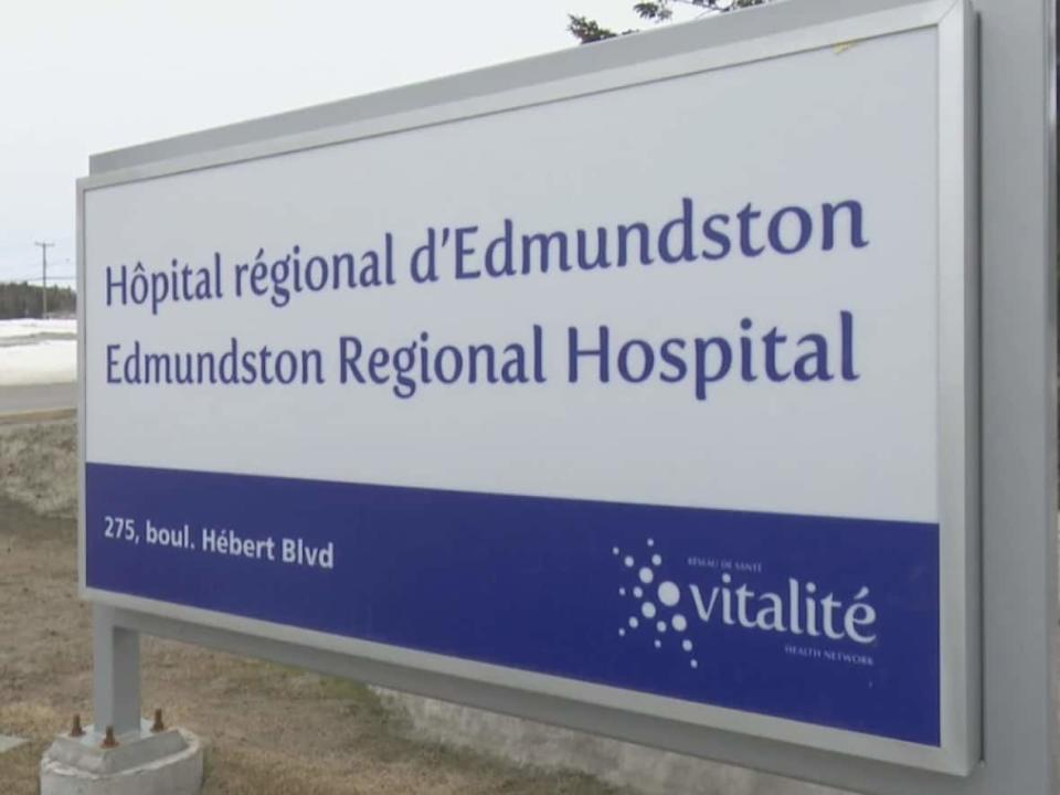 No Edmundston Regional Hospital staff were injured in the events that led to the death of a patient in the emergency room, Vitalité Health Network says.  (Radio-Canada - image credit)