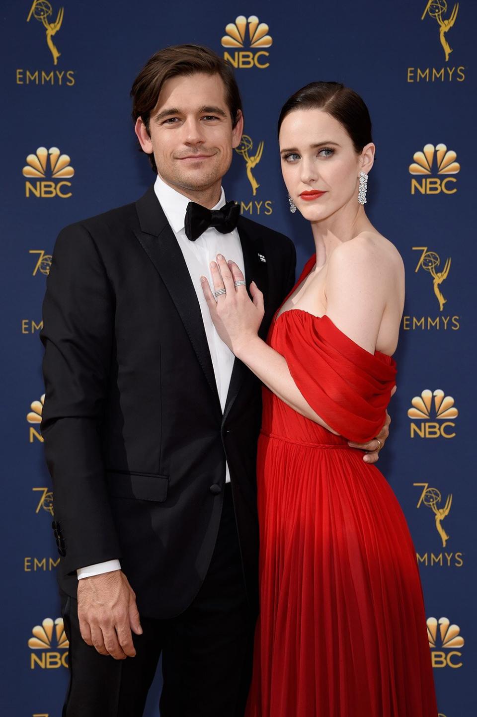 LOS ANGELES, CA - SEPTEMBER 17: Jason Ralph (L) and Rachel Brosnahan attend the 70th Emmy Awards at Microsoft Theater on September 17, 2018 in Los Angeles, California. (Photo by Kevin Mazur/Getty Images)