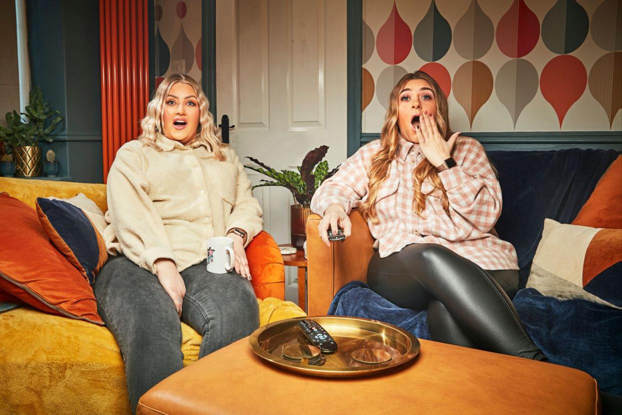 ellie and lizzie warner, gogglebox, season 19