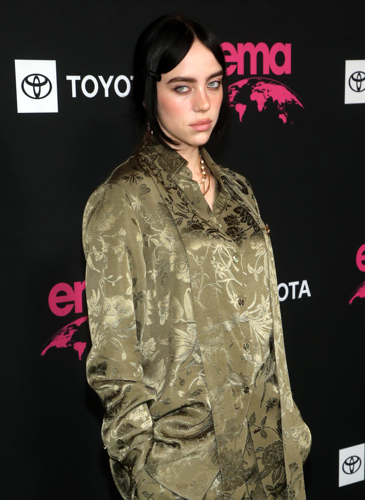 Billie Eilish spotted holding hands with rocker Jesse Rutherford