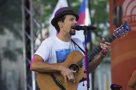 Singer Jason Mraz performs on NBC's "Today" show in New York July 18, 2014. REUTERS/Lucas Jackson